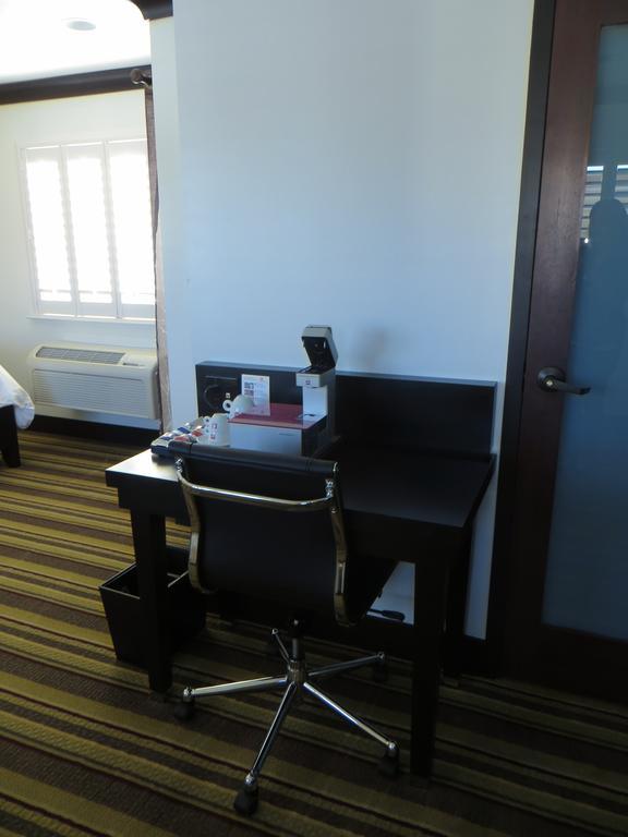 Hotel Azura Santa Rosa Room photo
